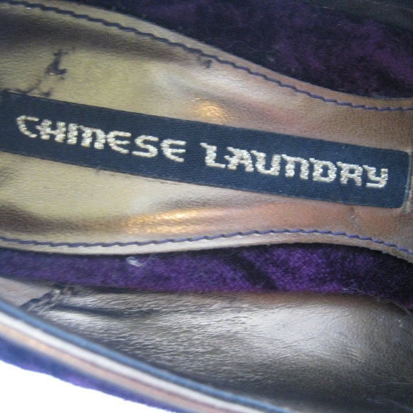 Chinese Laundry Purple Velvet & Gold Heels Sz 8 - Picture 3 of 7